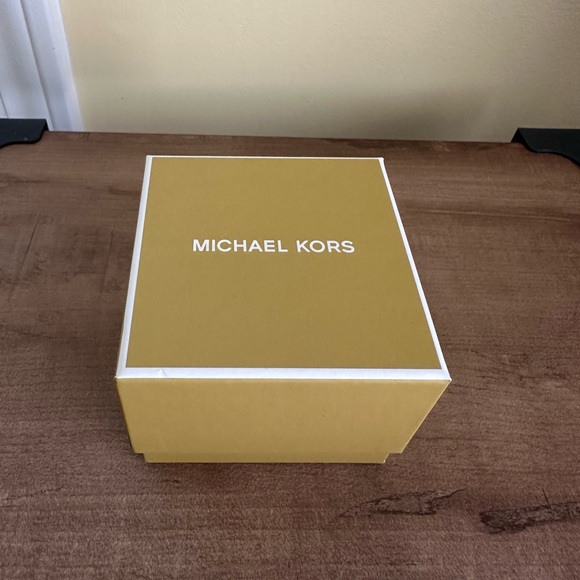 Michael Kors Signature Charm w/Stone Gold Bracelet, NWT - Picture 10 of 11